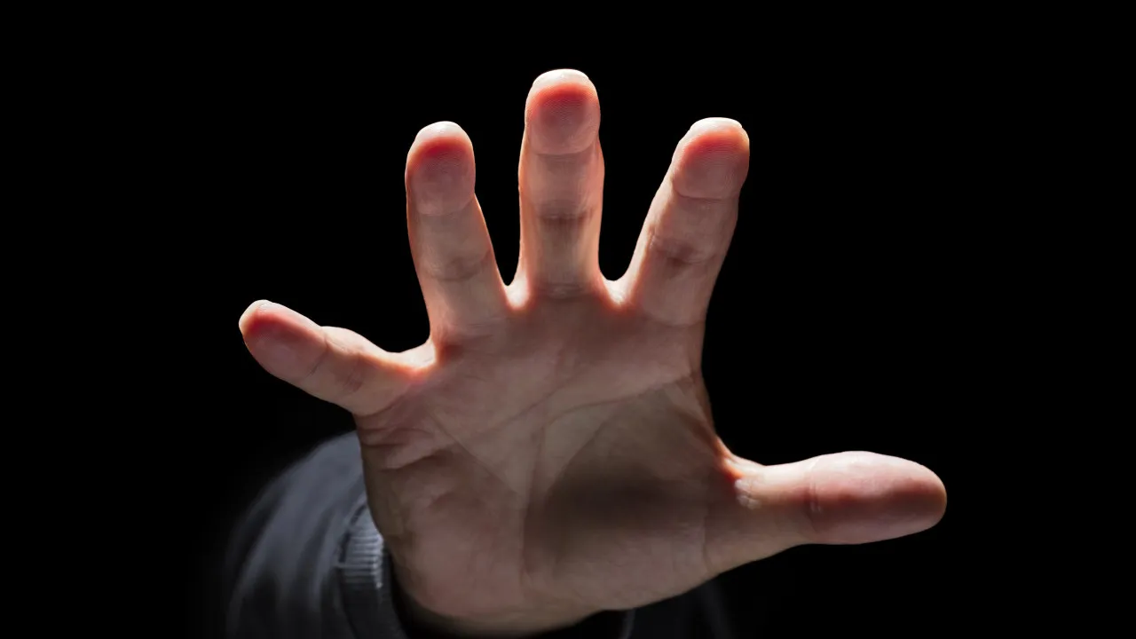 Violence: There are more complaints from men, but some only appear "at the limit."