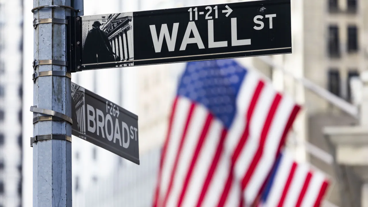 Wall Street closes higher after a 'encouraging' speech by the Fed president
