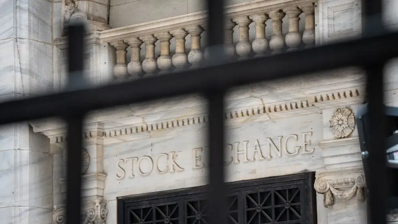 Wall Street closes lower