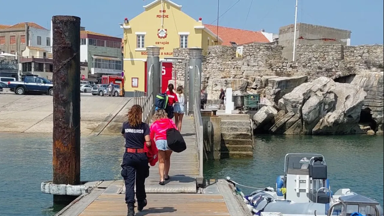 Young woman rescued after feeling unwell on a boat on the way to Berlenga Island