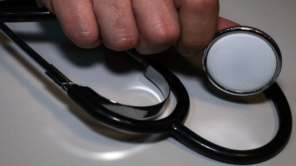 Only three students enter Medicine in Porto (which has the highest average)