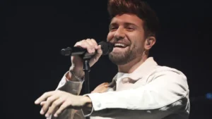 Pablo Alborán performs in Portugal on April 25, 2026.