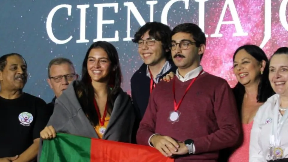 Portuguese students awarded in science competition in Brazil