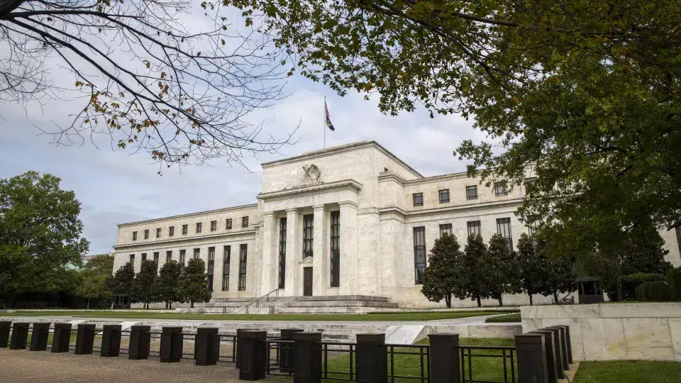 U.S. Federal Reserve cuts interest rates by 25 basis points