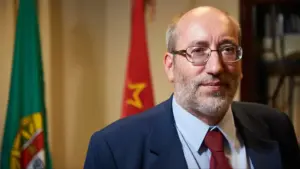 António Filipe expresses sorrow for Pinto Balsemão and emphasizes "respect"