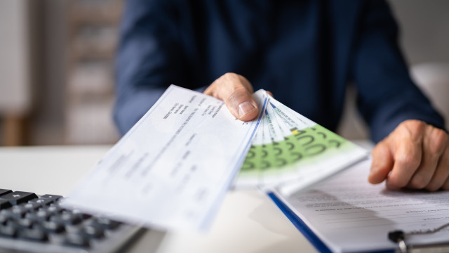 Applications for the €750 training voucher postponed: Who can apply?