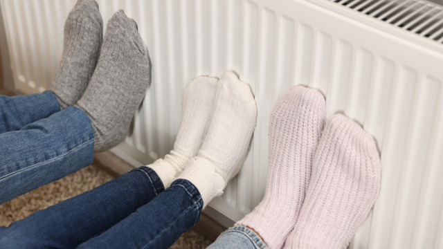 Are wood-burning fireplaces more efficient? Before spending money, read this.