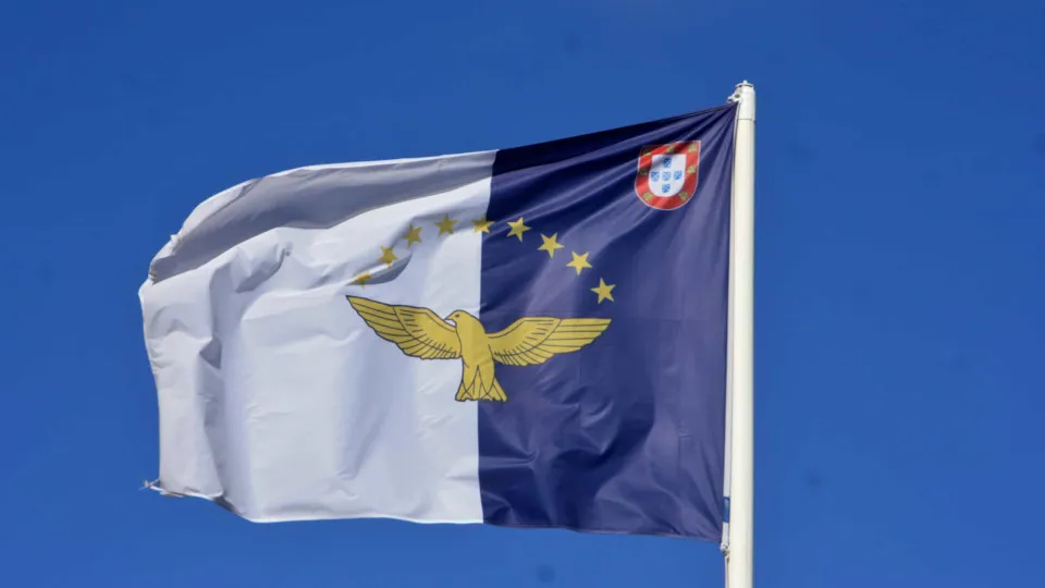 Azores. Woodcutting intervention may have caused floods in the lagoon.