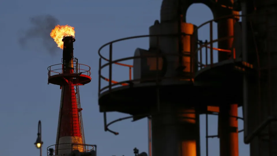 Brent quote for December delivery drops 0.08% to 65.94 dollars