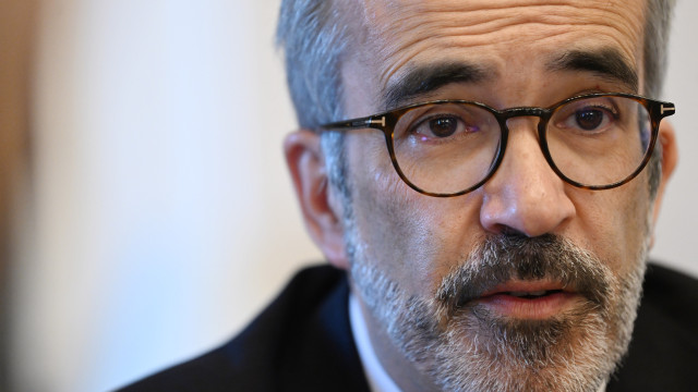 BY THE MINUTE: There is a "impoverished" country after Balsemão's death. The reactions