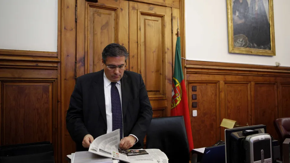 Carlos Abreu Amorim praises the moderation of his 30-year friend who is the leader of the PS.