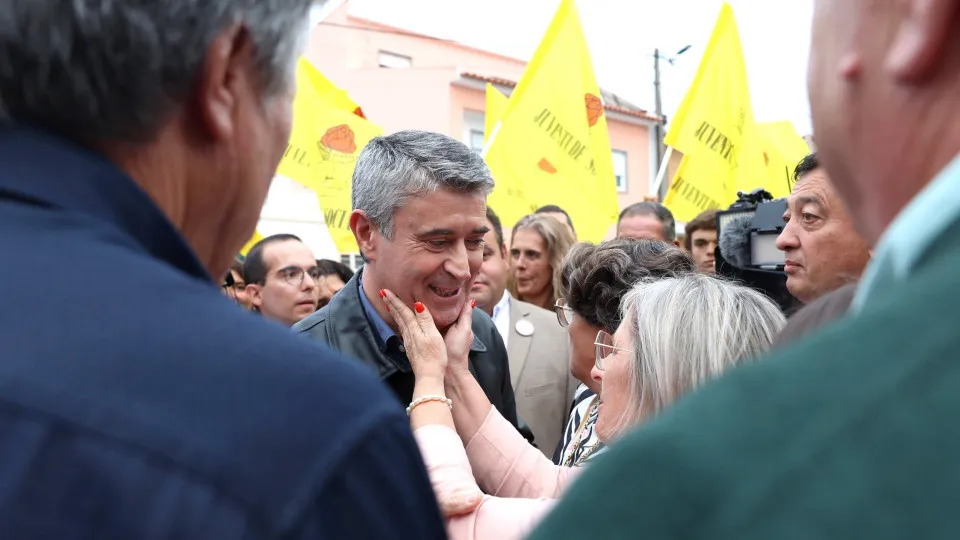 Carneiro’s campaign was intense to reconcile the country with the Socialist Party.