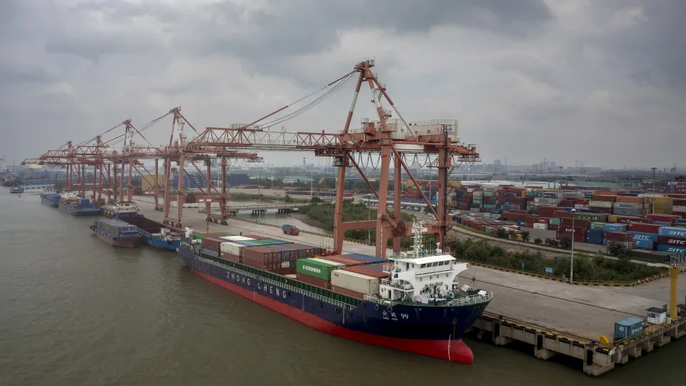 Chinese exports to Portuguese-speaking countries fall by 1.4% up to August