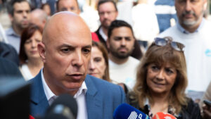 Coins in Lisbon, Duarte in Porto. PSD wins main city halls.