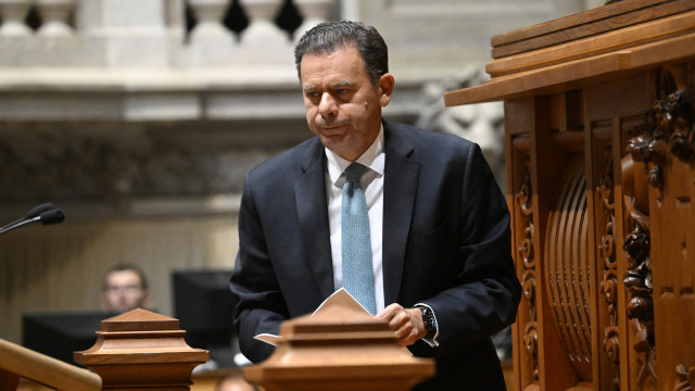 "Cuts" in the SNS? President speaks of "mortgage," CEO of "ignorance"