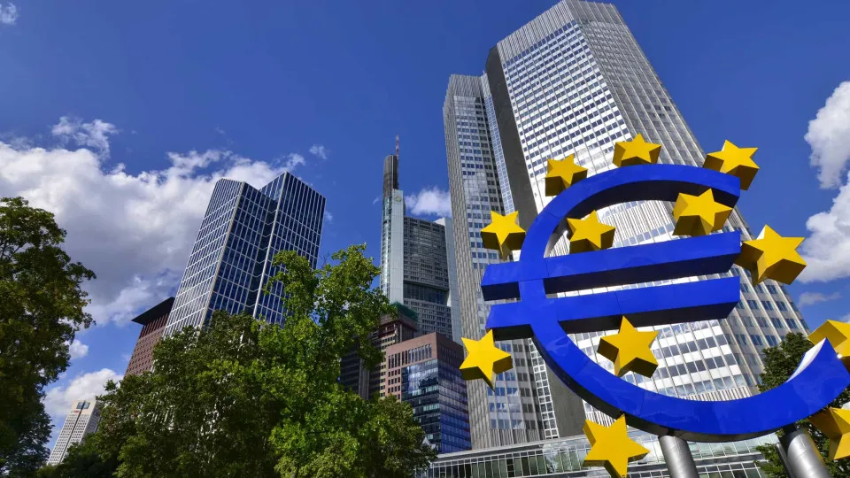 Eurozone companies observe a slight increase in interest rates.