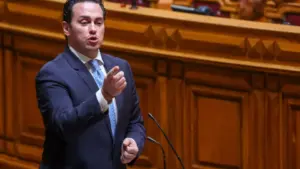 "Go to your land"? Livre calls for Filipe Melo's removal from the table