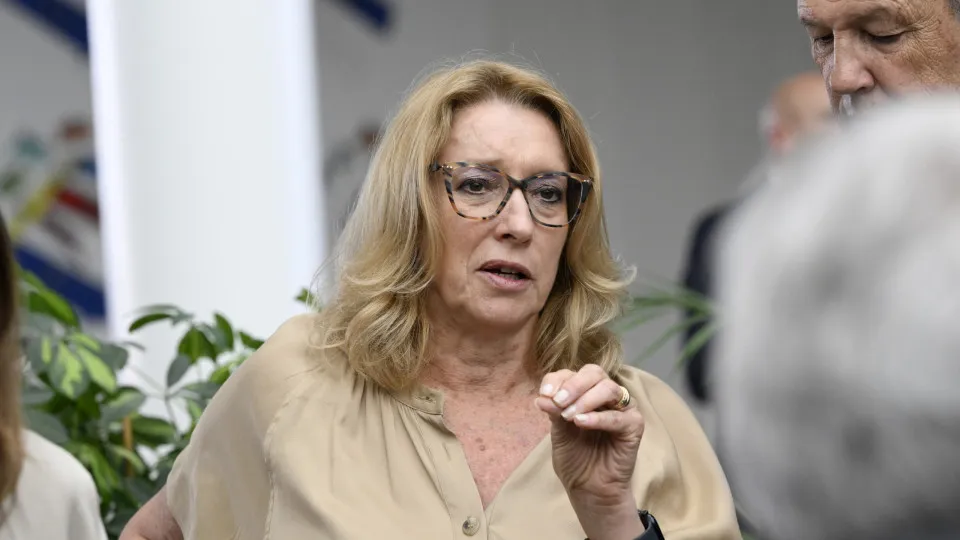 Government assures there is "nothing related to the privatization of pensions"