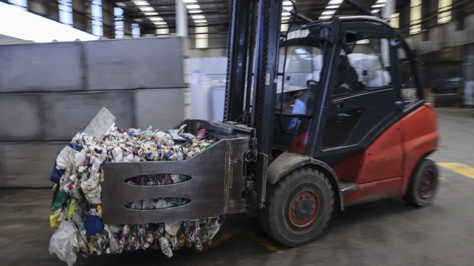 Government launches waste campaign to reach 7.4 million people