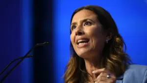 He sees health measures as "quick fixes" and "doesn't understand" change in INEM.