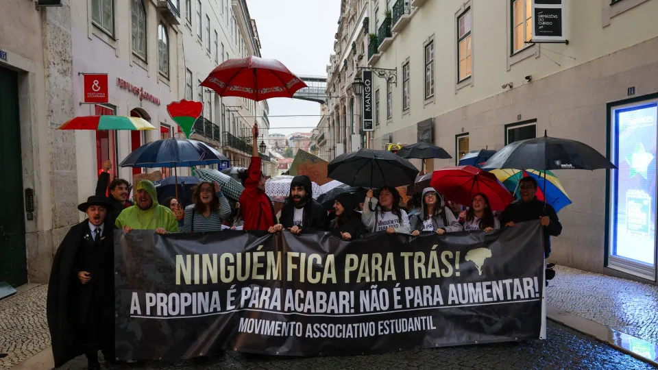 Hundreds of students protest in Lisbon for an end to tuition fees.