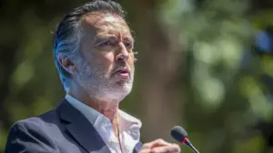 "I am the candidate closest to what Passos Coelho might wish to do"