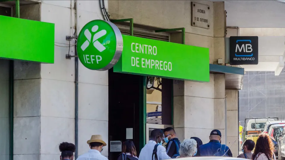 IEFP is contacting young people to offer employment, says Government