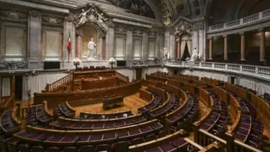 IL wants a 10-year rule for nationality and Livre greater protection for refugees