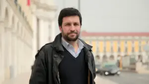 João Ferreira says that Moedas has to take on political responsibilities.