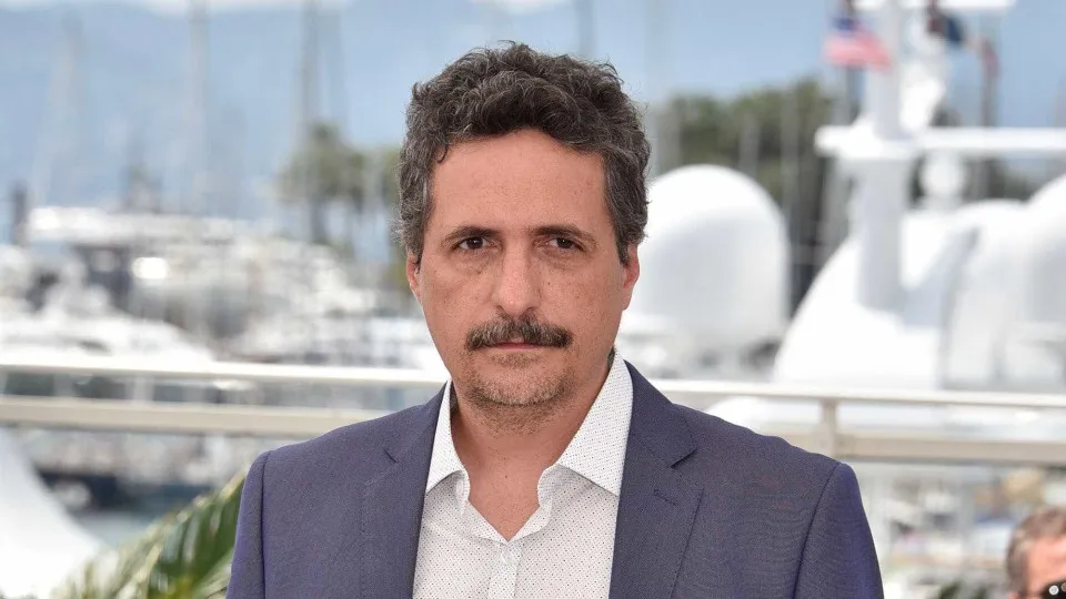 Kleber Mendonça Filho receives award in Los Angeles for 'The Secret Agent'