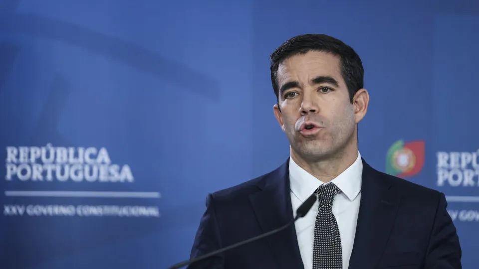 Leitão Amaro accuses PS of "wanting to repeat the mistake" in the Nationality Law