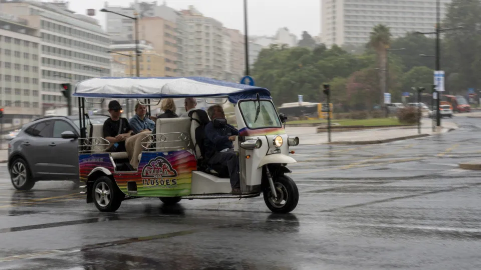Lisbon, Setúbal and Santarém under orange alert until 21:00 due to rain