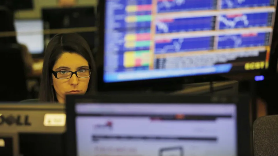 Lisbon stock exchange closes down in counter-cycle with the rest of Europe