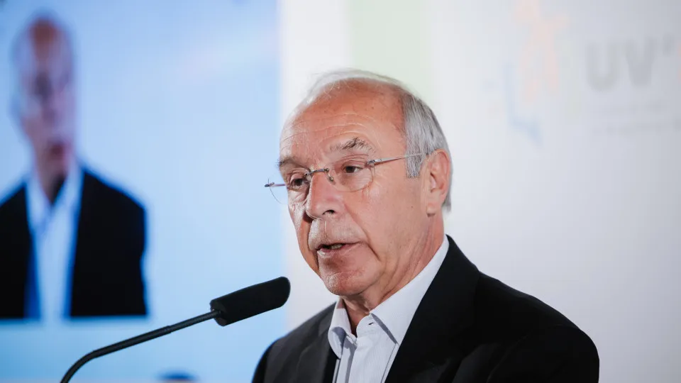 Marques Mendes announces support from CDS-PP leader Luís Queiró.