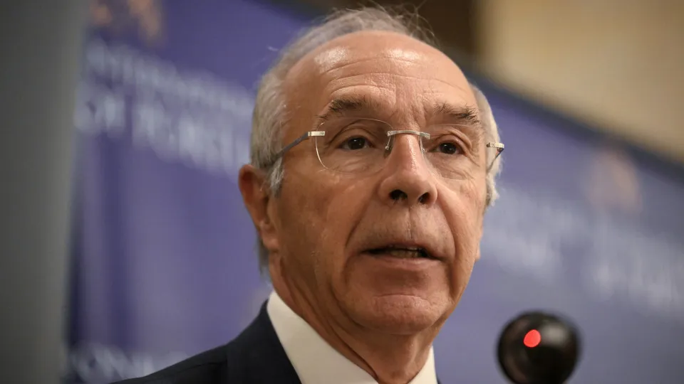 Marques Mendes "regrets" that PS rejected the nationality law.