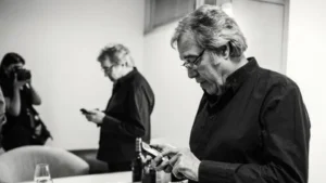 More than 30 years of photos of 'Sérgio Godinho by Rita Carmo' in a book