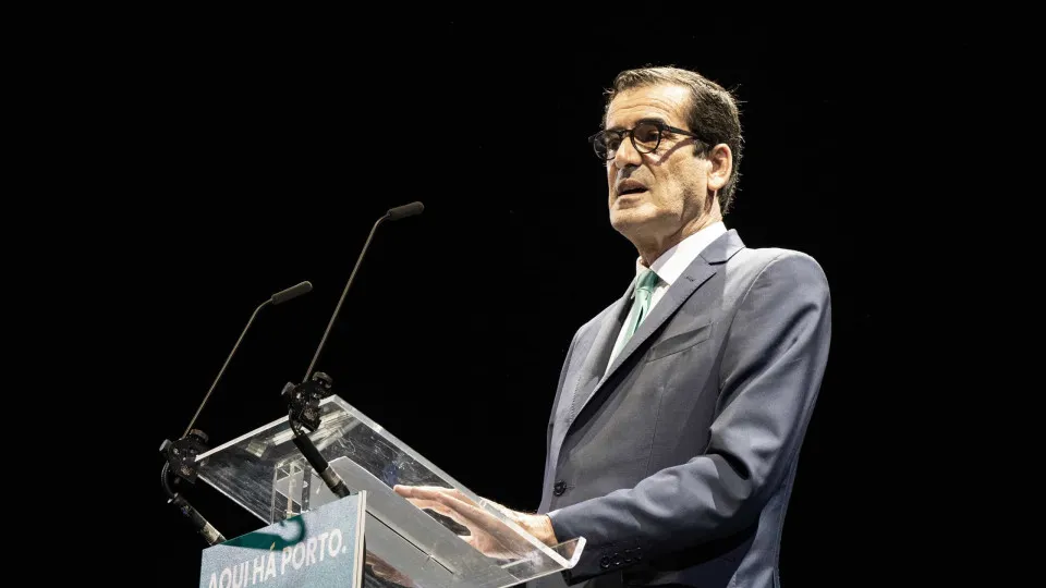 Moreira claims that he would cannibalize Mendes' political space if he ran for office.