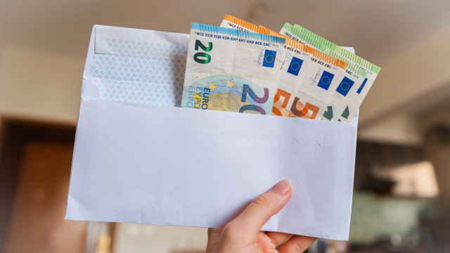 October salary no longer lands in the account so full. Find out why