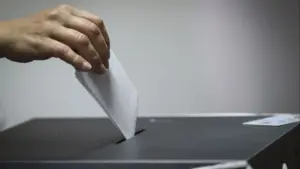 Polling stations opened at 8:00 AM on the mainland and in Madeira.