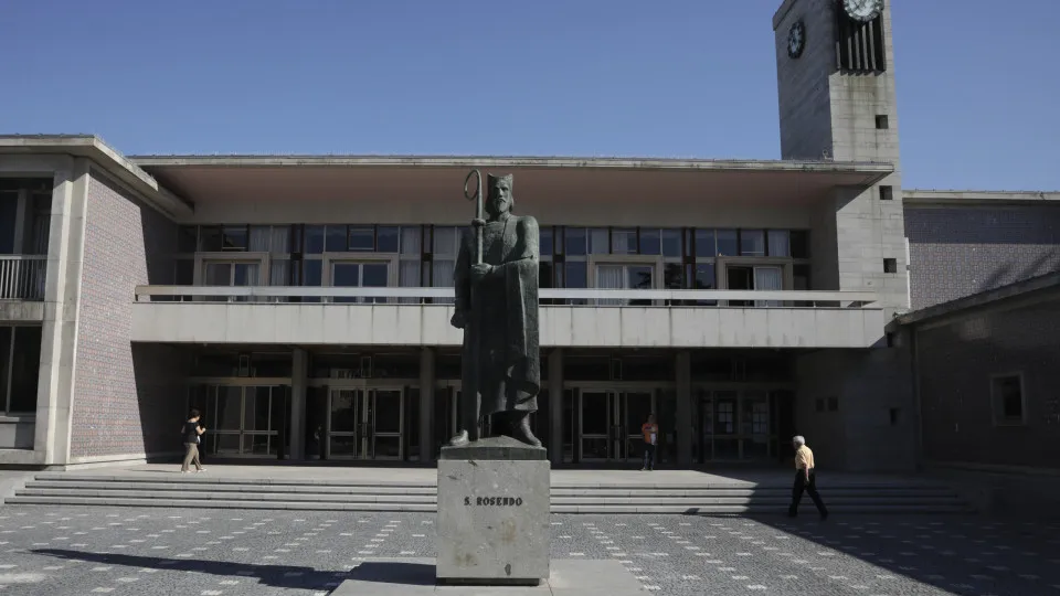 President and two former councilors of Santo Tirso accused of embezzlement