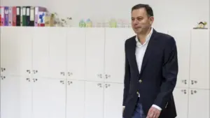 Prime Minister calls for voting on "very important day"