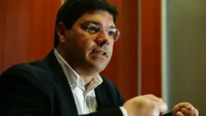 PS highlights that the new immigrant law was changed "to a minimum"