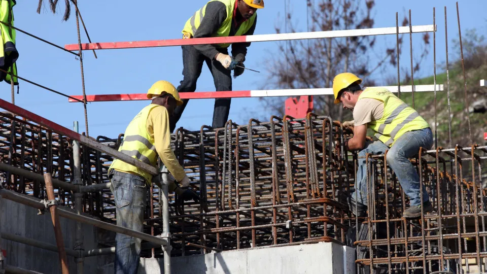 Public works contracts signed until September almost double