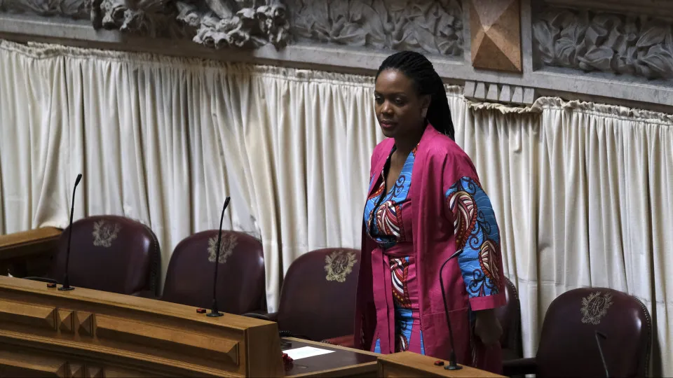 Racism in AR? "Blame has several fathers and one of them was inertia," Joacine recalls.