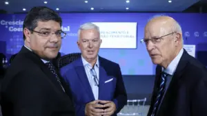 Santos Silva views the PS support for Seguro as "completely natural"