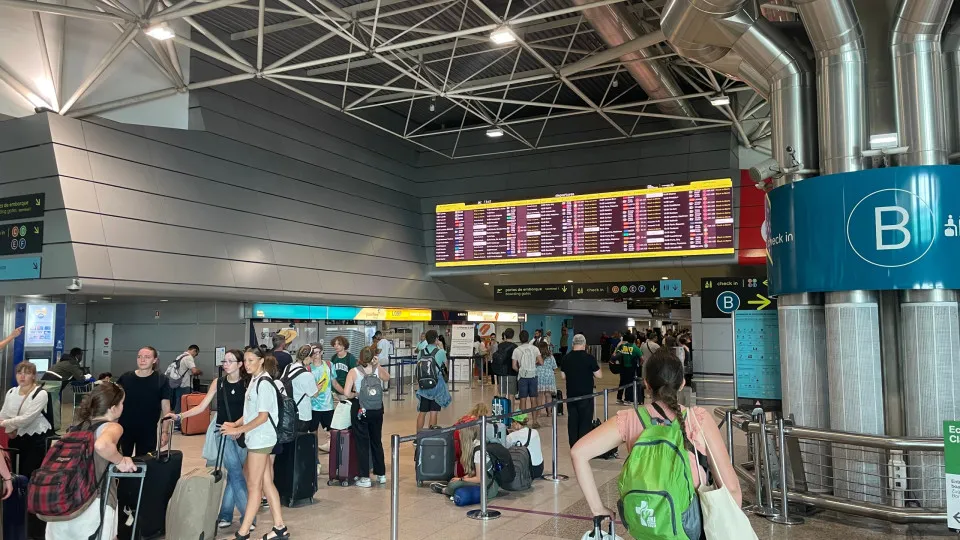 "Scary" queues in Lisbon Government advances with emergency measures