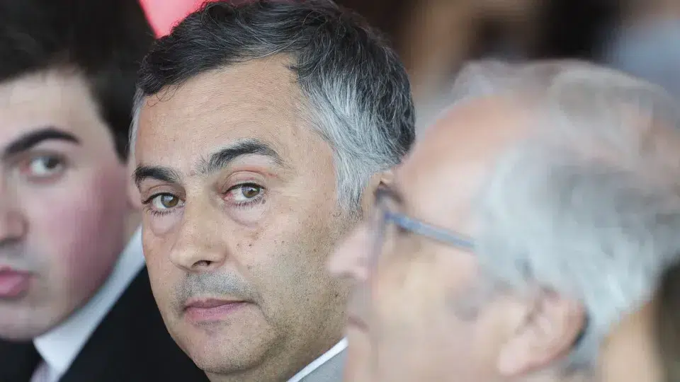 "Serious." There are 480 school clusters where teachers are still missing.