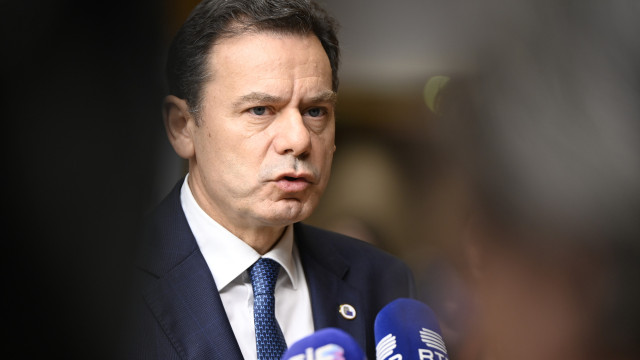 PM garante que alterações ao CSI não afetam finanças públicas