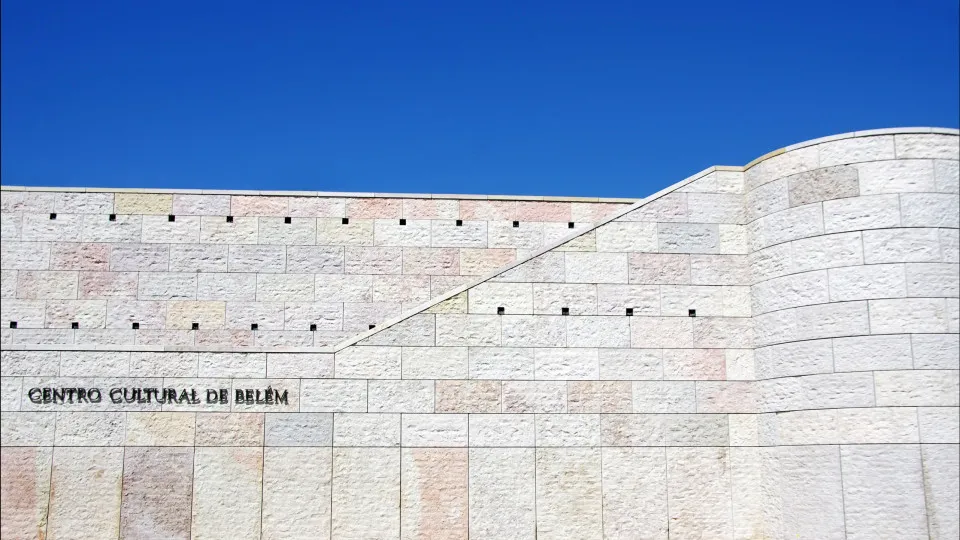 Teatro O Bando celebrates 50 years with an exhibition, conference, and a premiere
