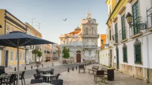 The new president of the Faro Chamber does not "promise miracles" but "work"